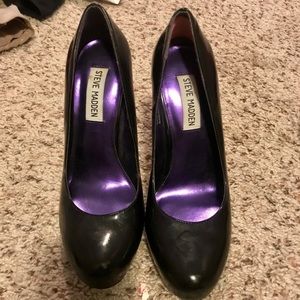 Steve Madden black pumps